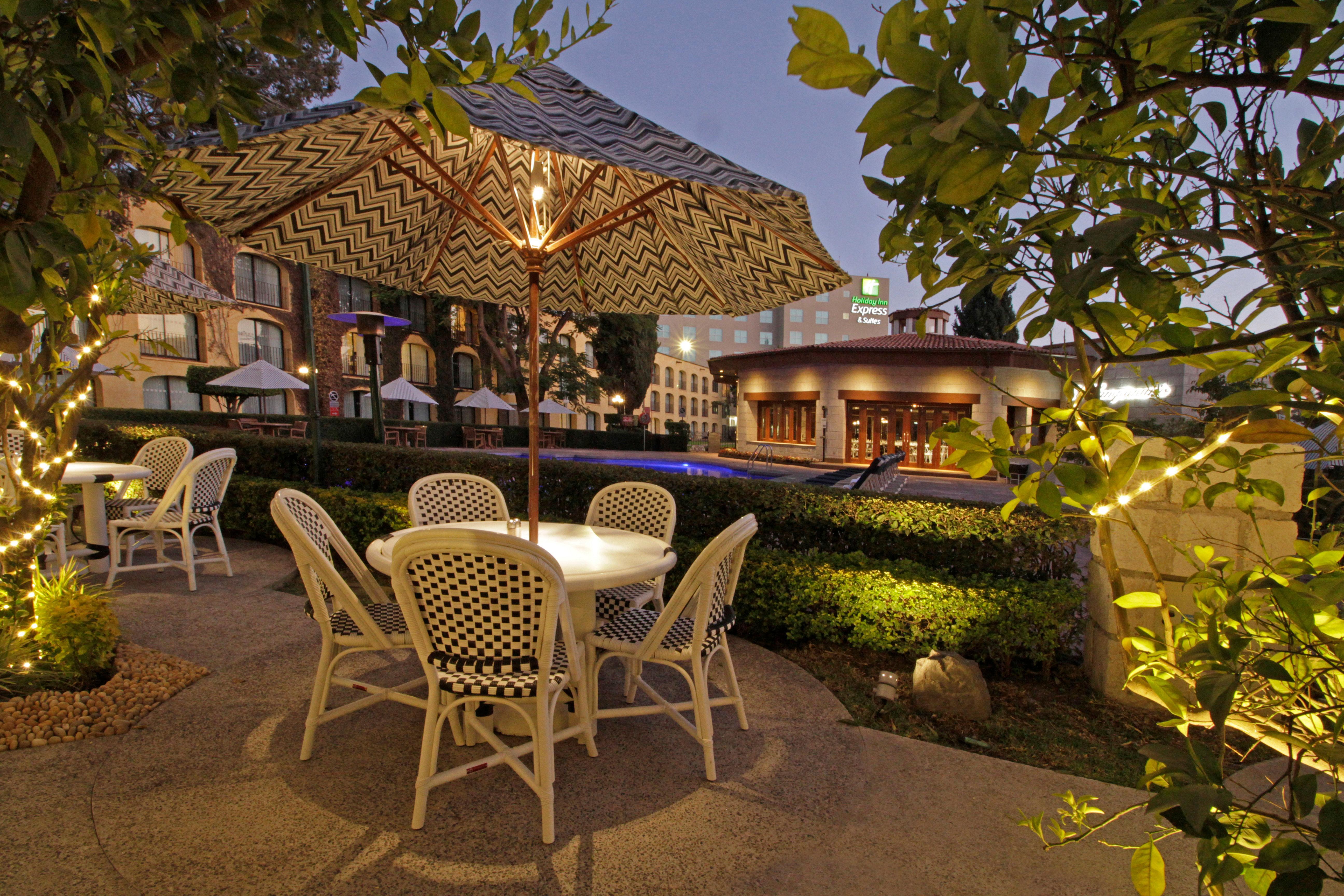 Holiday Inn Express & Suites Queretaro By Ihg Querétaro Exterior foto